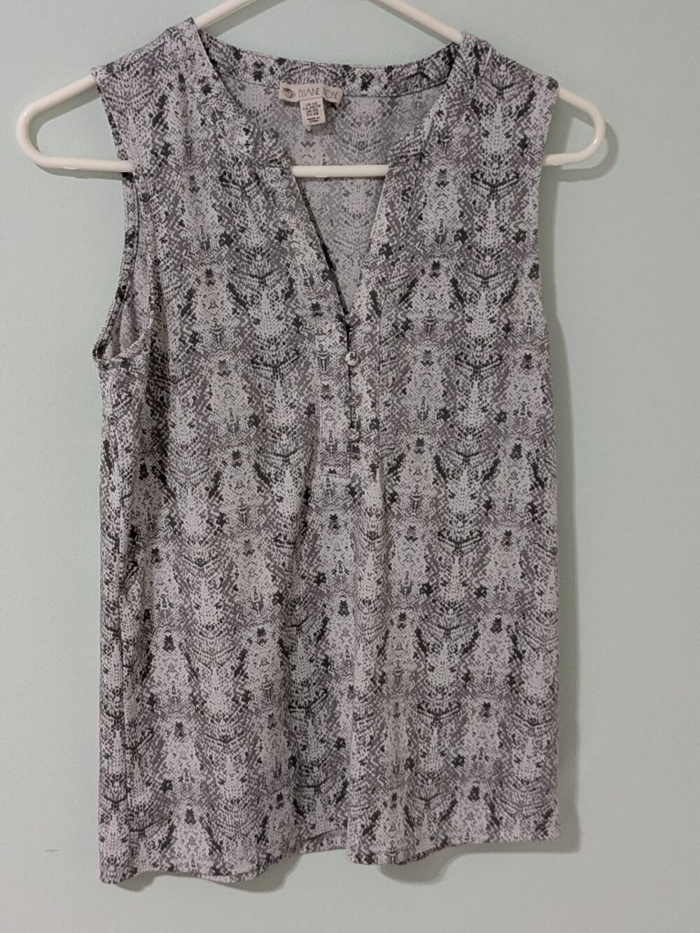 Elaine Rose - Gray pattern blouse
